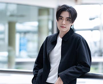 Make the most of every opportunity  คลื่นที่ไม่เคยหยุดนิ่ง ทะเล สงวนดีกุล